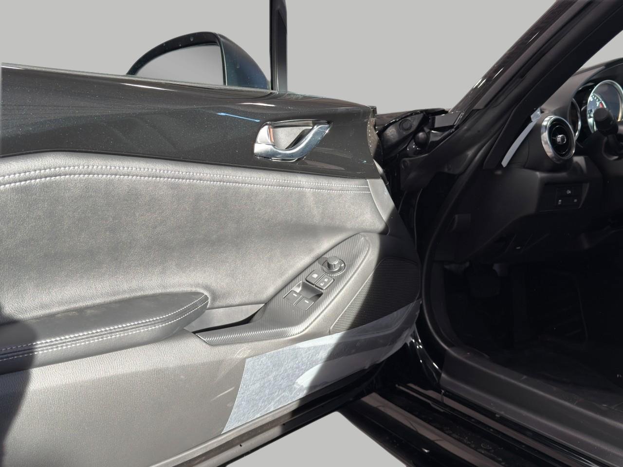 New 2025 MAZDA MX-5 Miata Grand Touring w/ Appearance Package RWD image 8