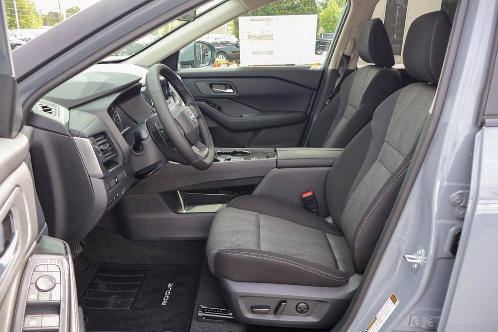 New 2026 Nissan Rogue SV image 7