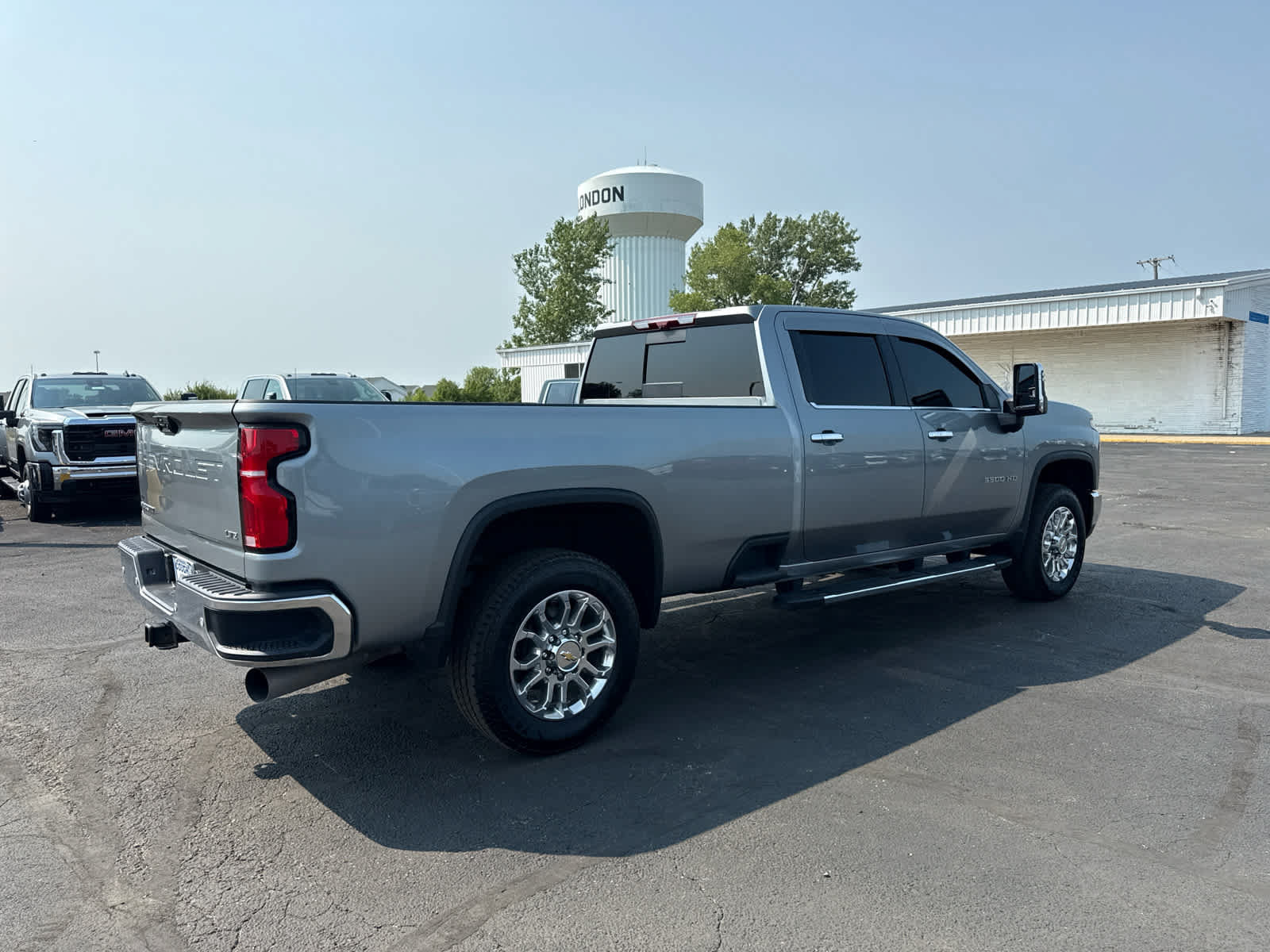 Certified 2025 Chevrolet Silverado 3500 LTZ w/ LTZ Premium Package AWD/4WD image 5