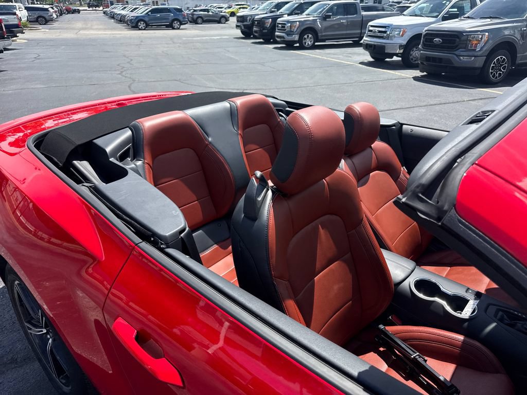 Used 2025 Ford Mustang Premium RWD image 32