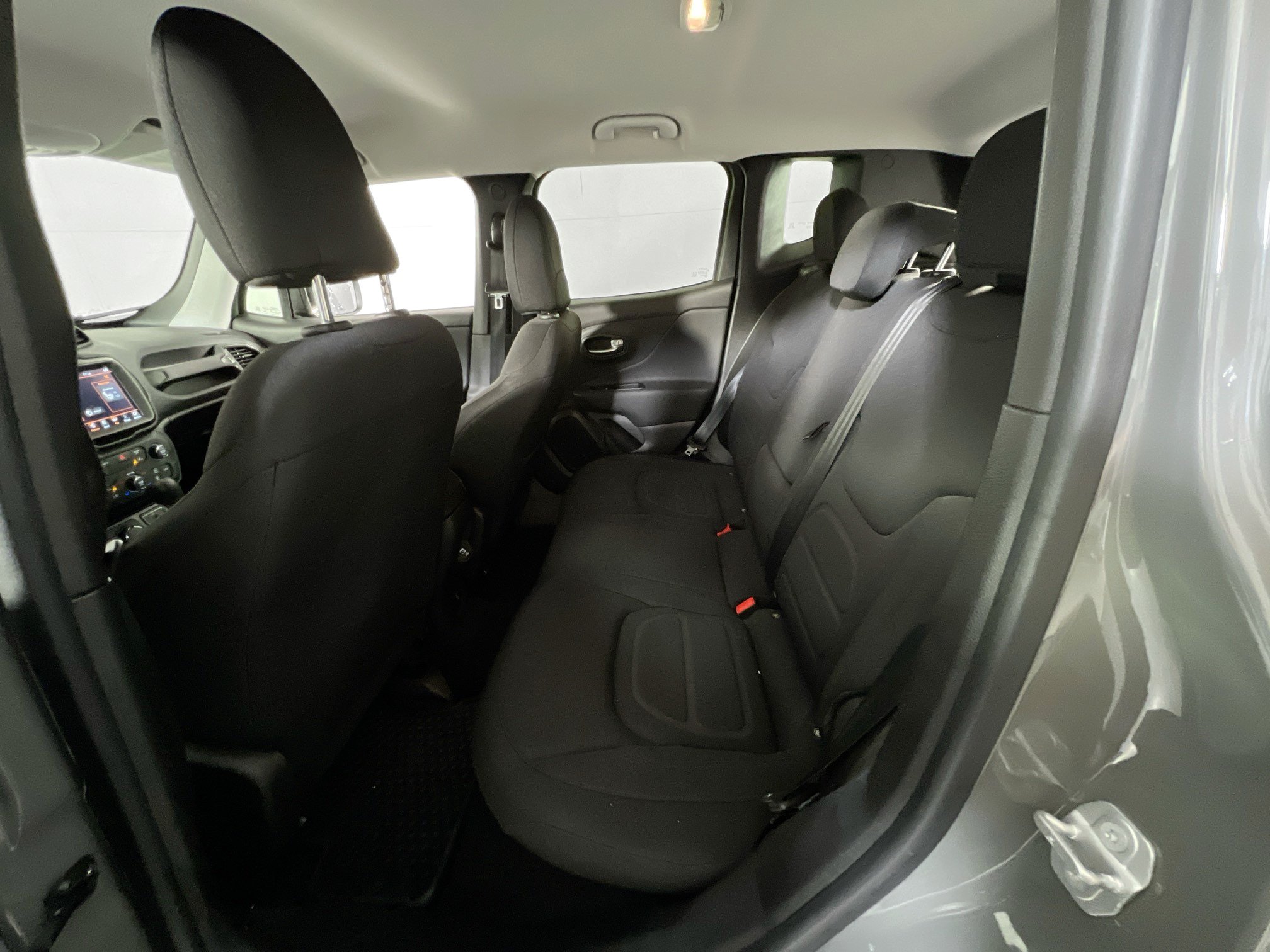 Used 2022 Jeep Renegade Latitude w/ Convenience Group AWD/4WD image 24