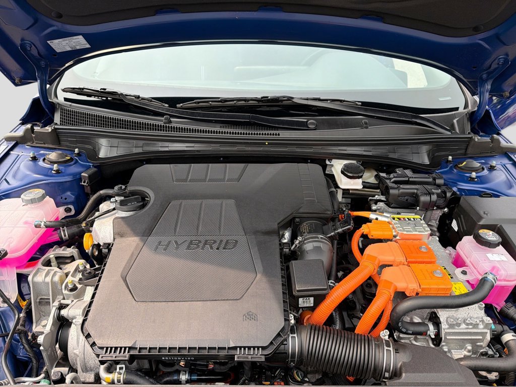 Certified 2025 Hyundai Elantra SEL FWD image 16