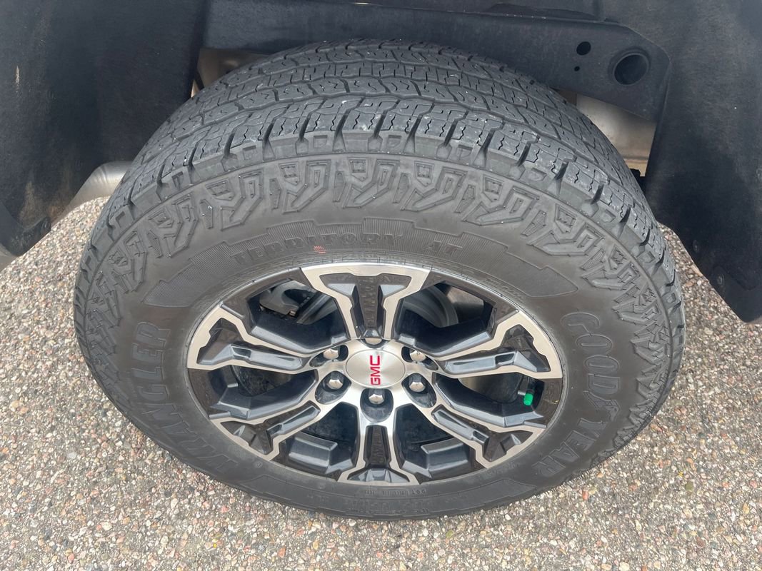 Used 2024 GMC Canyon AT4 w/ Technology Package image 21
