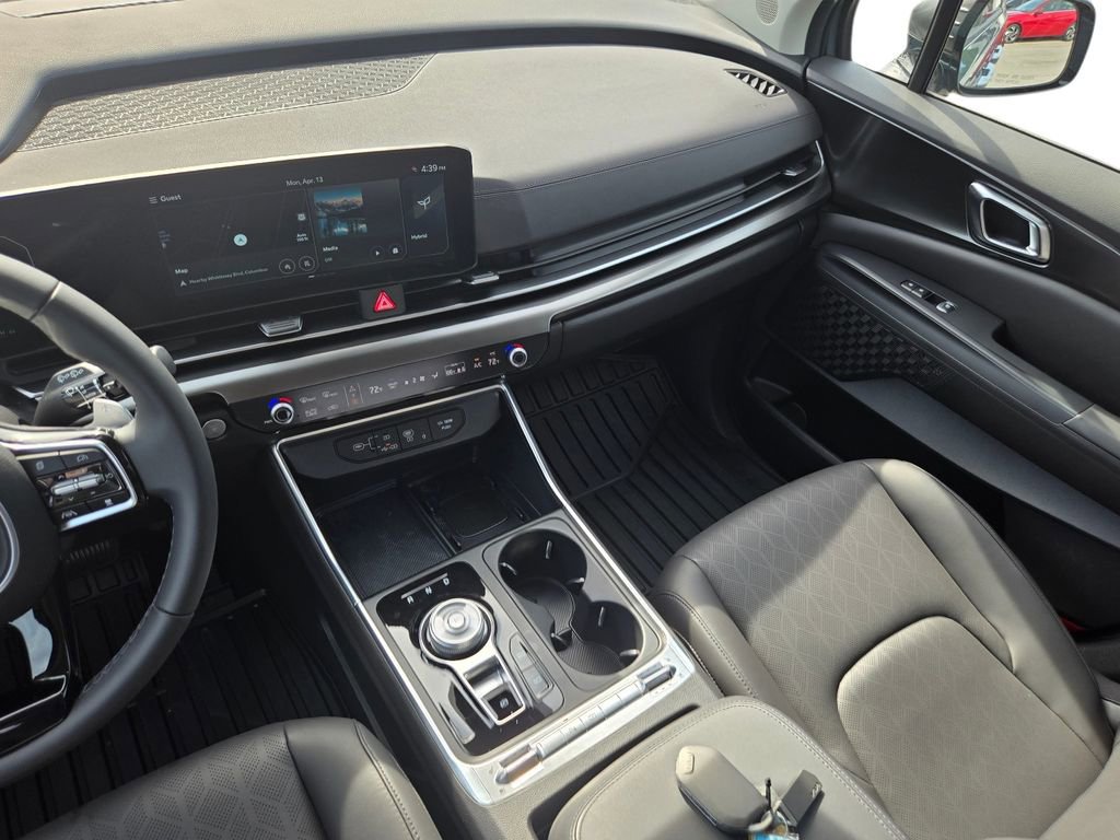 Certified 2025 Kia Carnival SX w/ SX Dark Edition Package image 23