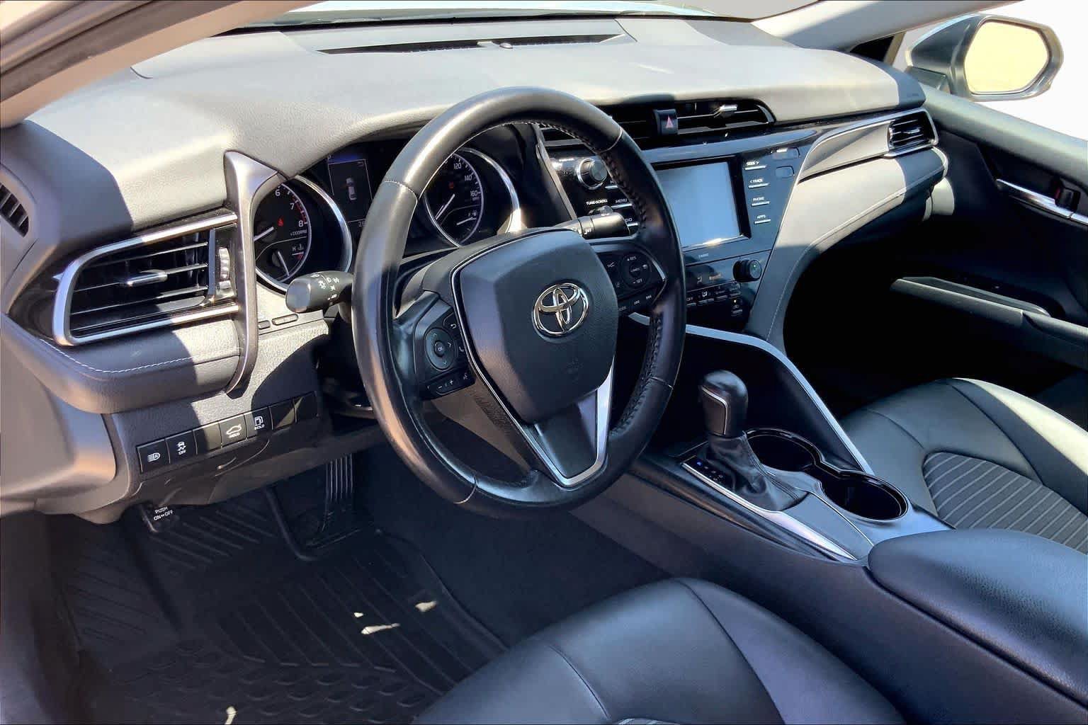 Used 2020 Toyota Camry SE FWD image 17