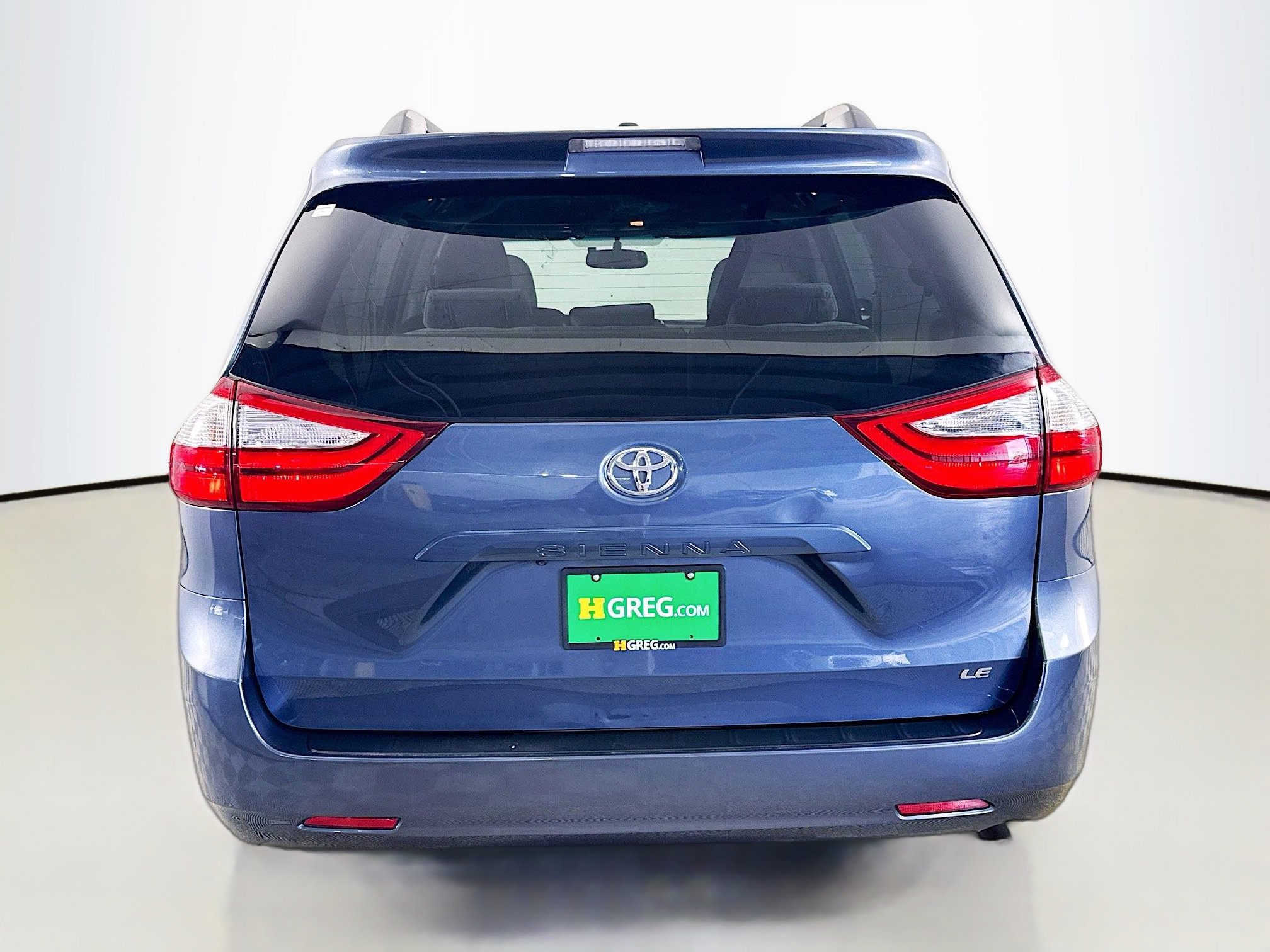 Used 2017 Toyota Sienna LE image 8