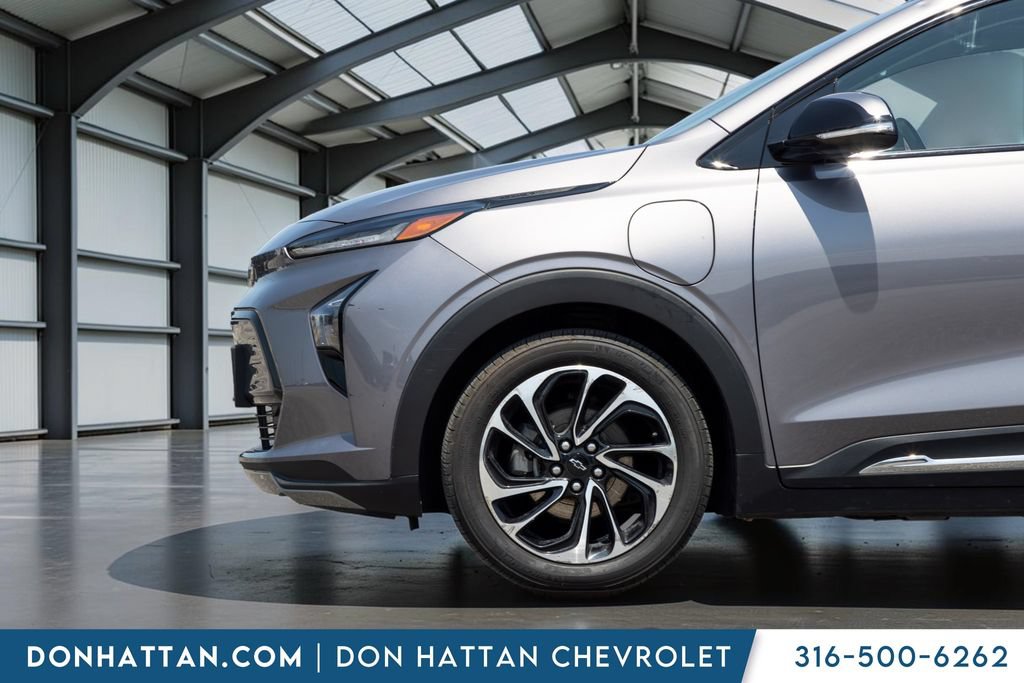 Used 2023 Chevrolet Bolt EUV Premier FWD image 29