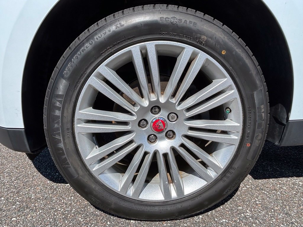 Used 2019 Jaguar F-PACE Premium AWD/4WD image 36