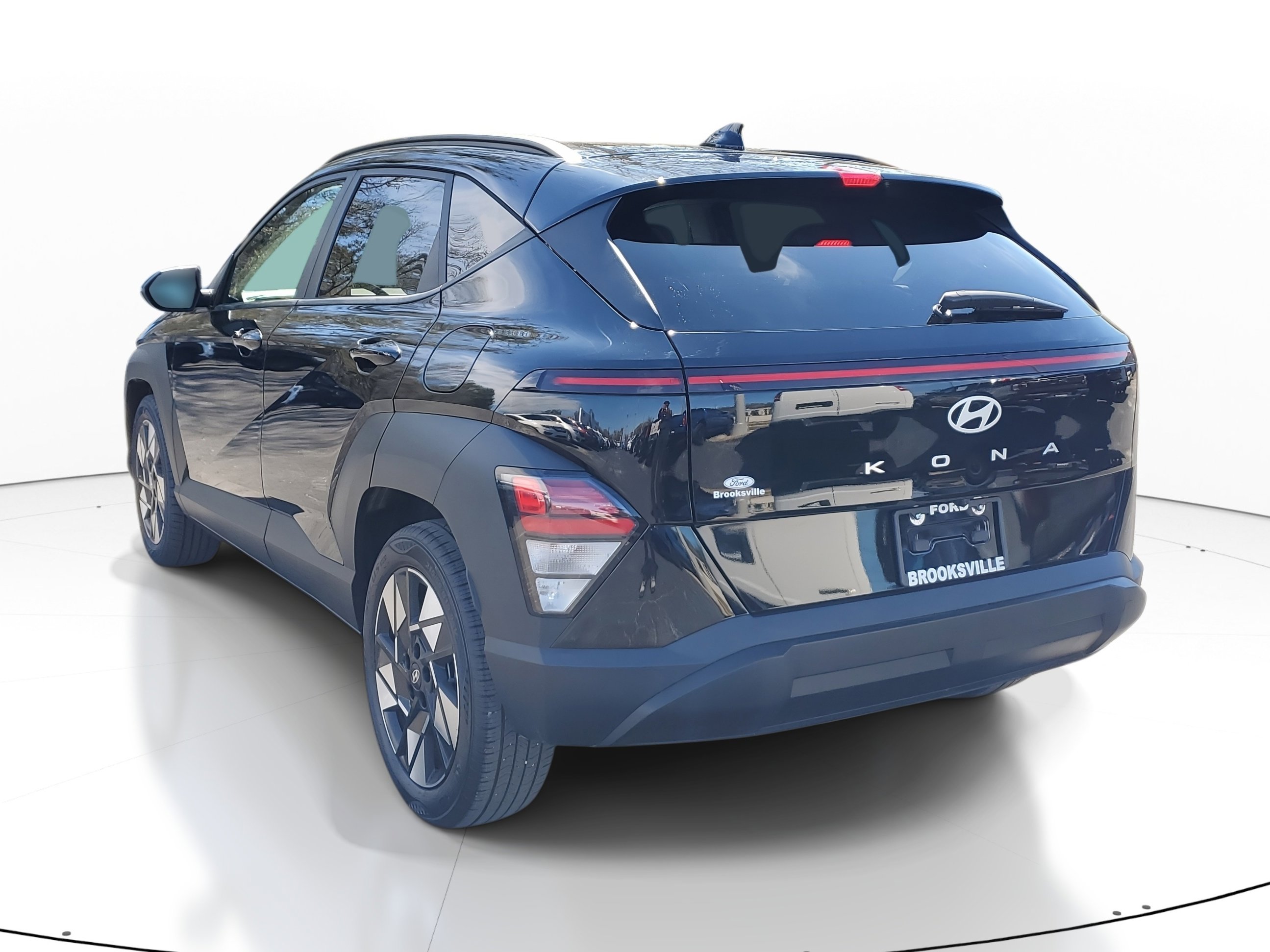 Used 2025 Hyundai Kona SEL image 4
