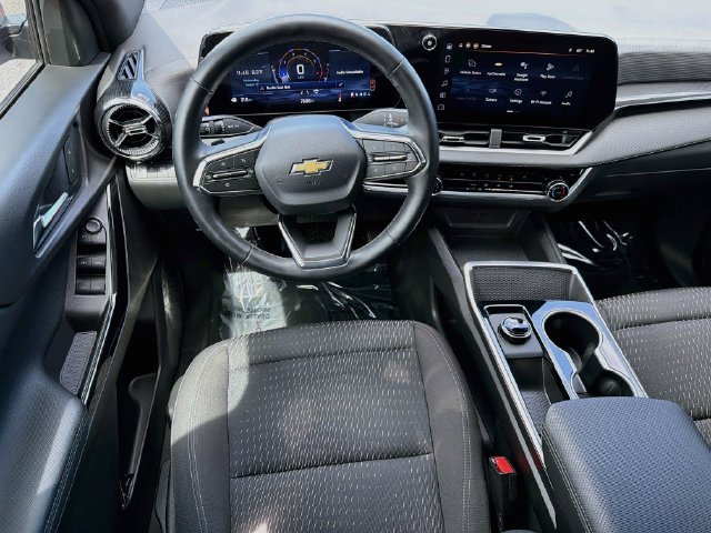 Used 2026 Chevrolet Equinox LT FWD image 16