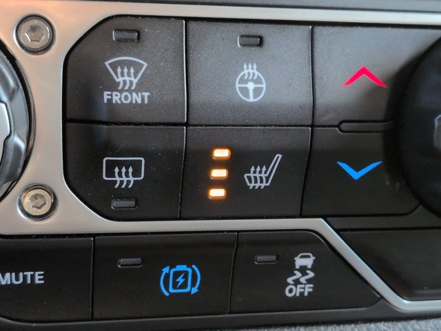 Used 2024 Jeep Wrangler Unlimited AWD/4WD image 21