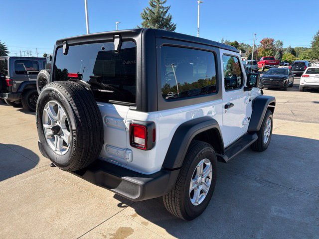 Used 2022 Jeep Wrangler Sport AWD/4WD image 6