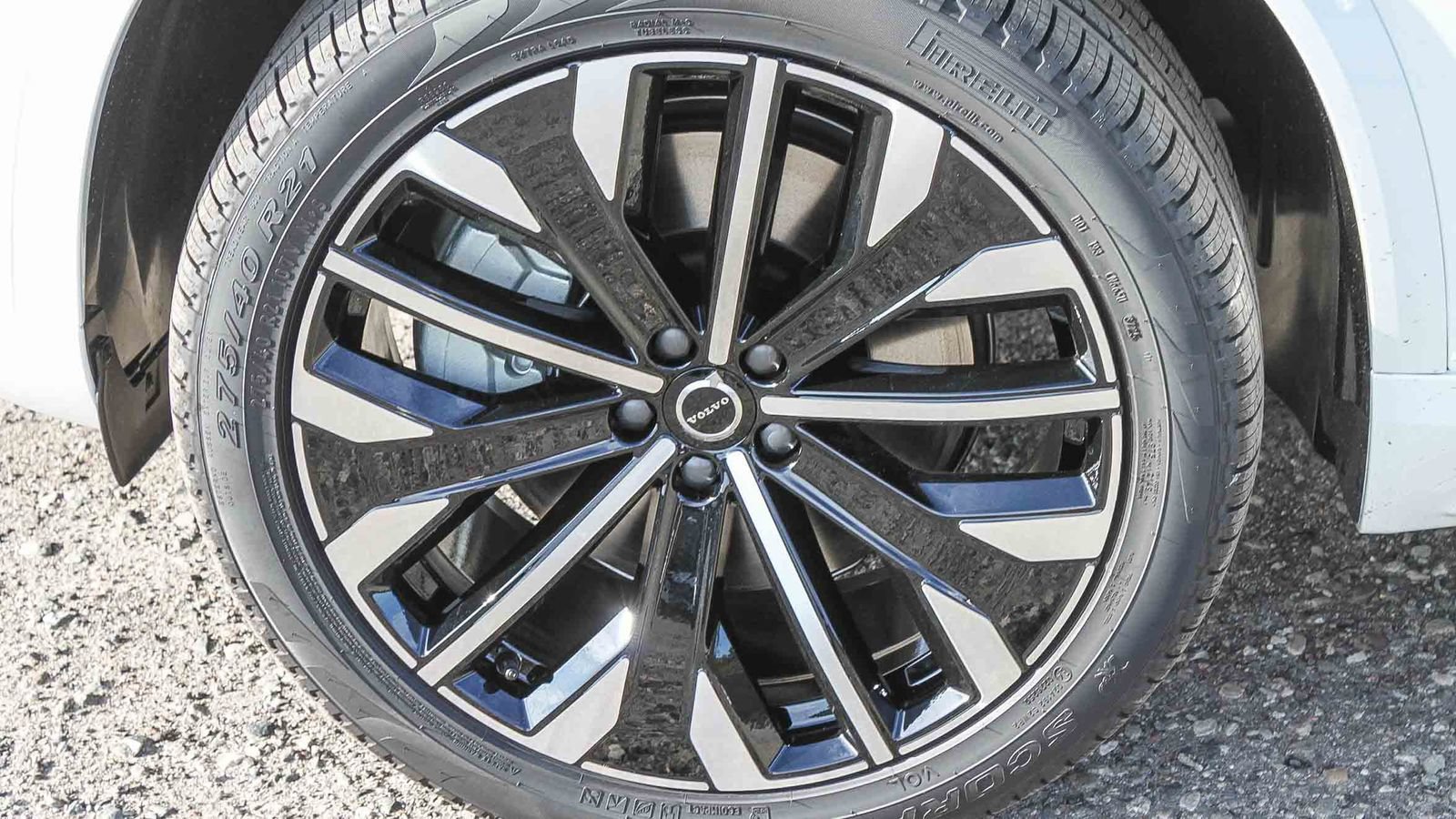 New 2026 Volvo XC90 T8 Plus w/ Protection Package Premier AWD/4WD image 12