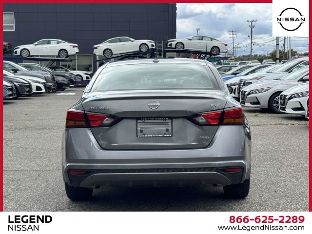 Used 2024 Nissan Altima 2.5 SV AWD/4WD image 7