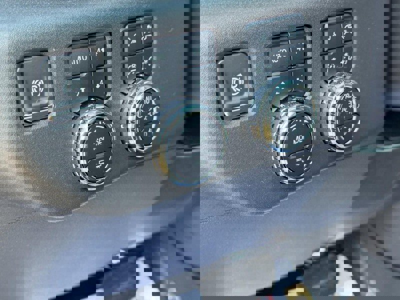 Used 2023 GMC Sierra 1500 SLT w/ SLT Premium Plus Package image 18