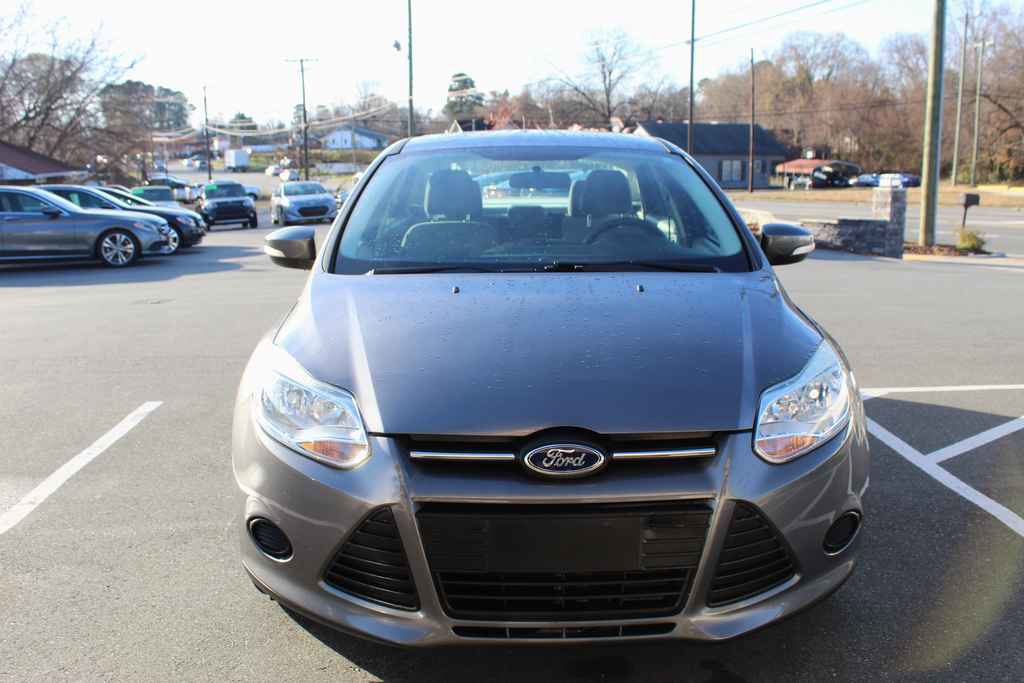Used 2014 Ford Focus SE image 2