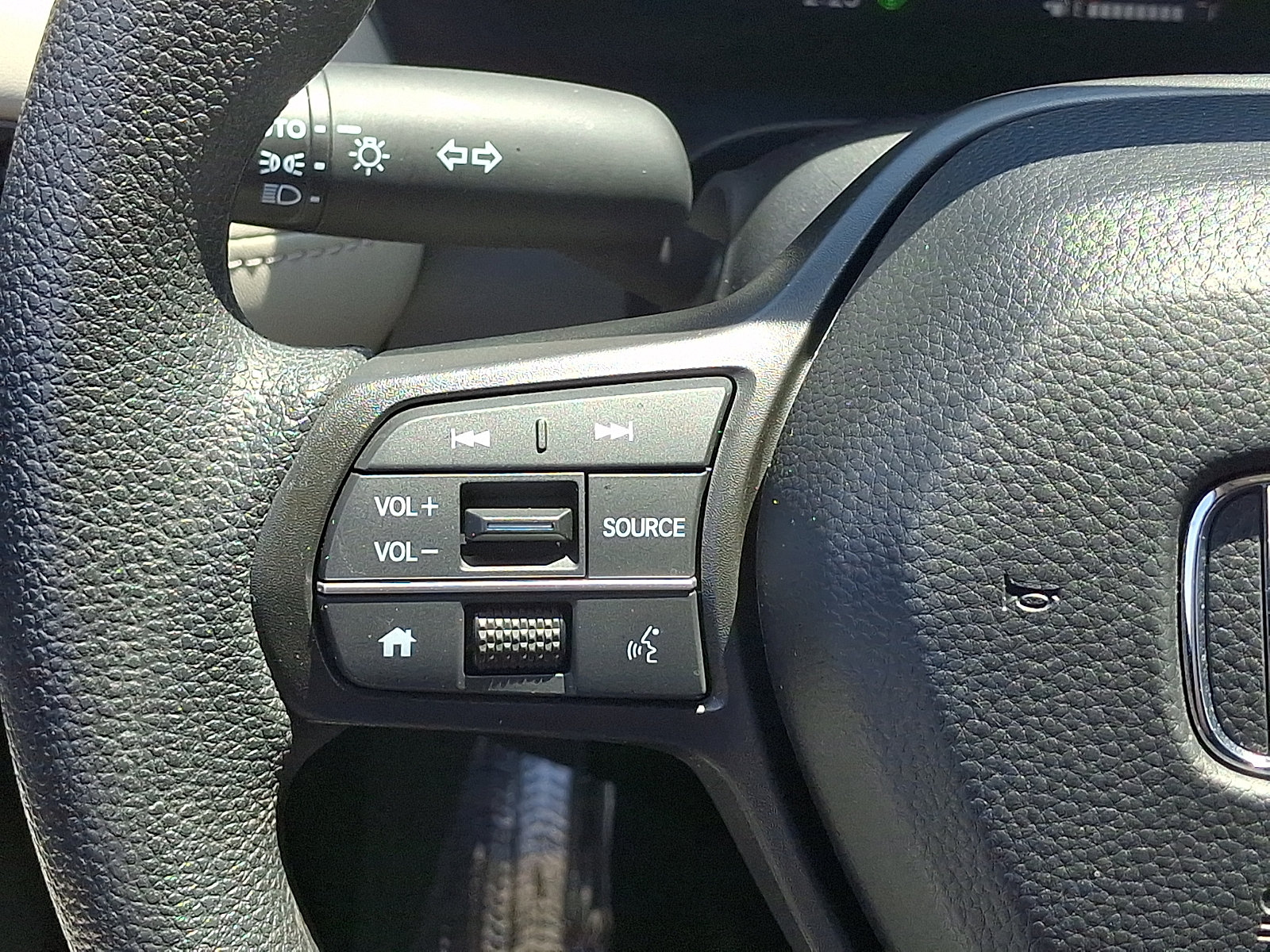 Used 2025 Honda HR-V LX image 21
