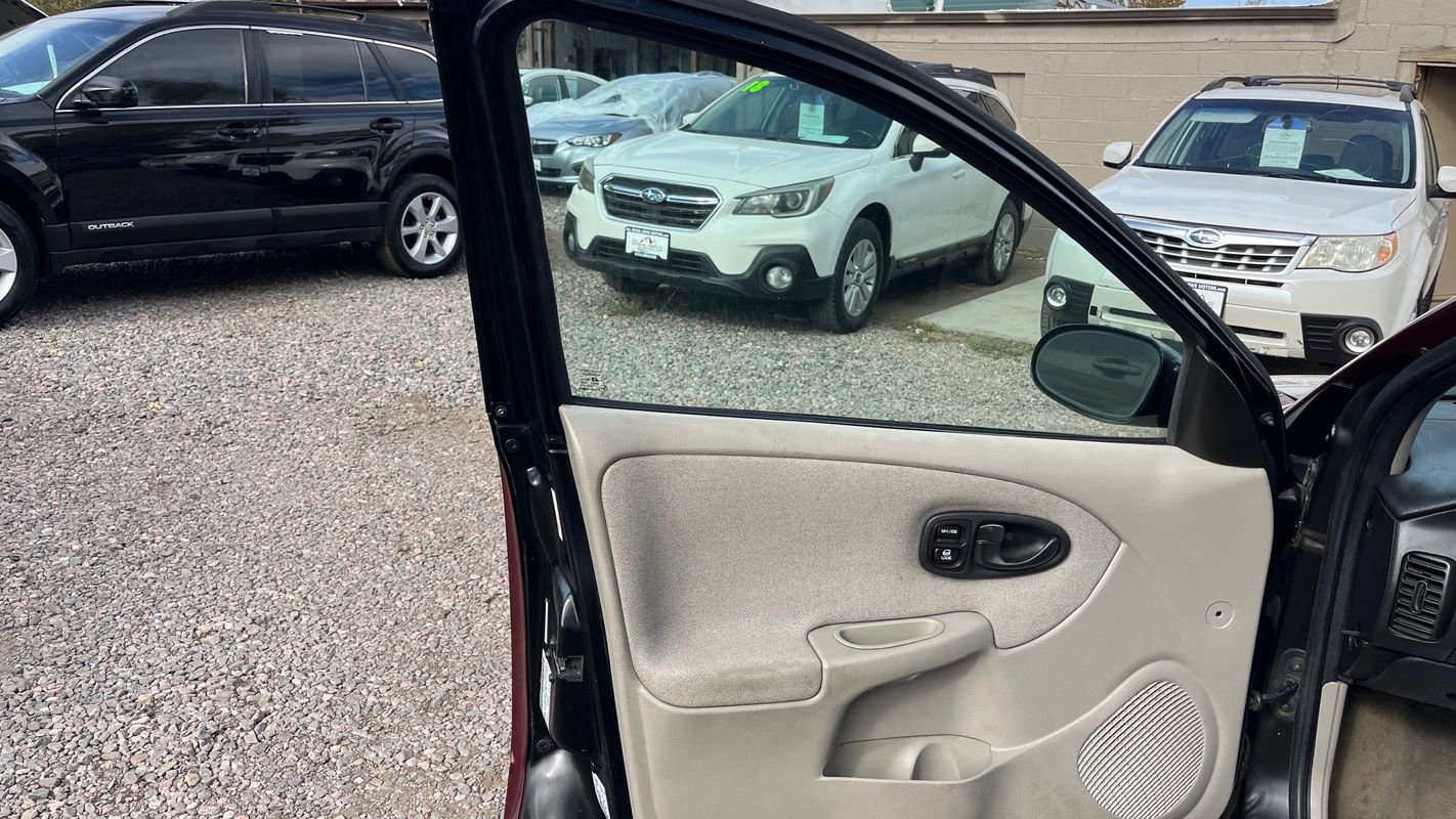 Used 2001 Saturn S-Series SL2 w/ SL2 Option Pkg 2 image 10