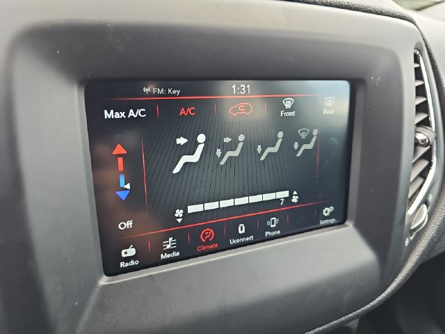 Used 2020 Jeep Compass Latitude w/ Cold Weather Group AWD/4WD image 25