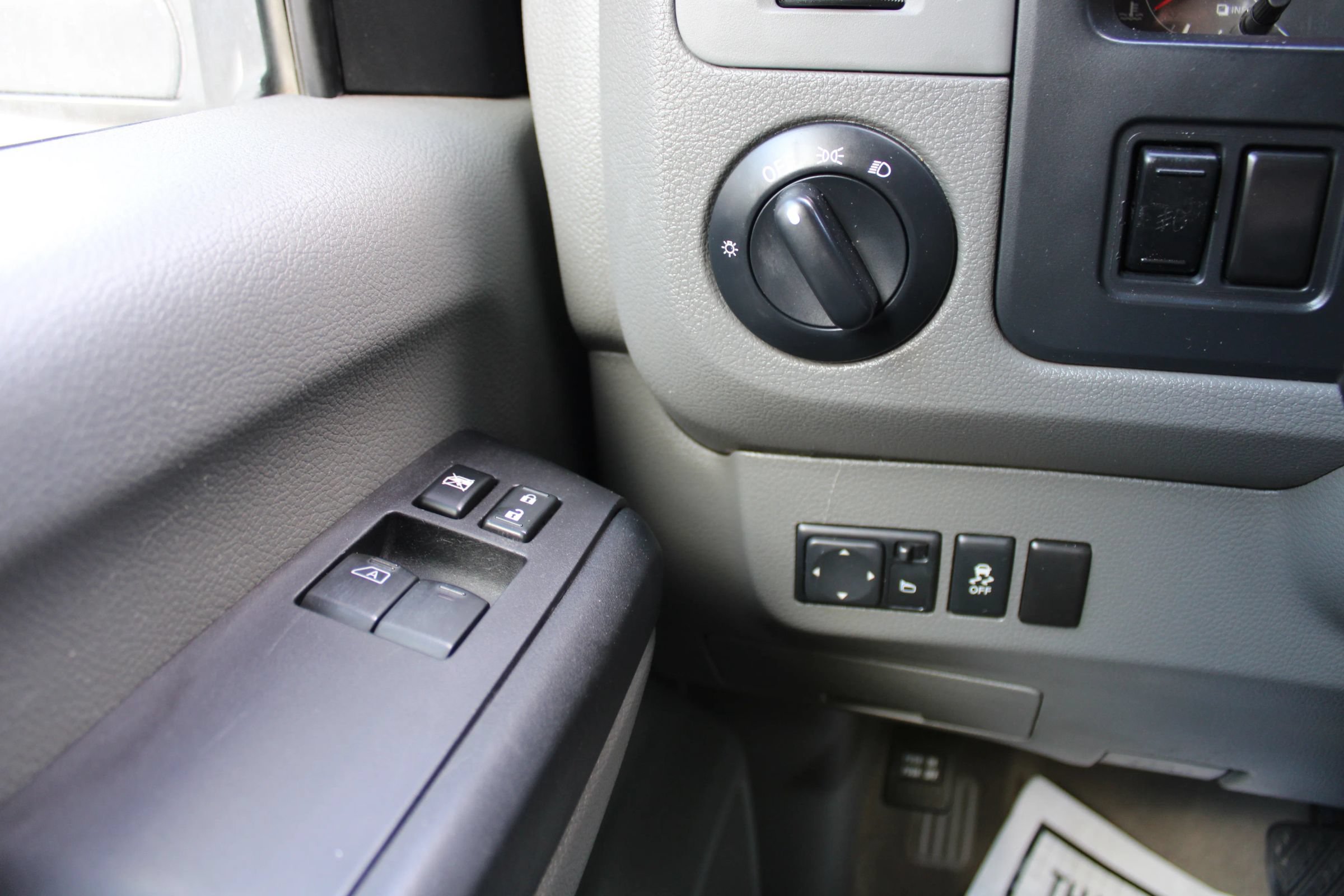 Used 2020 Nissan NV 3500 SL RWD image 26