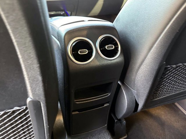 Used 2021 Mercedes-Benz GLB 250 image 16