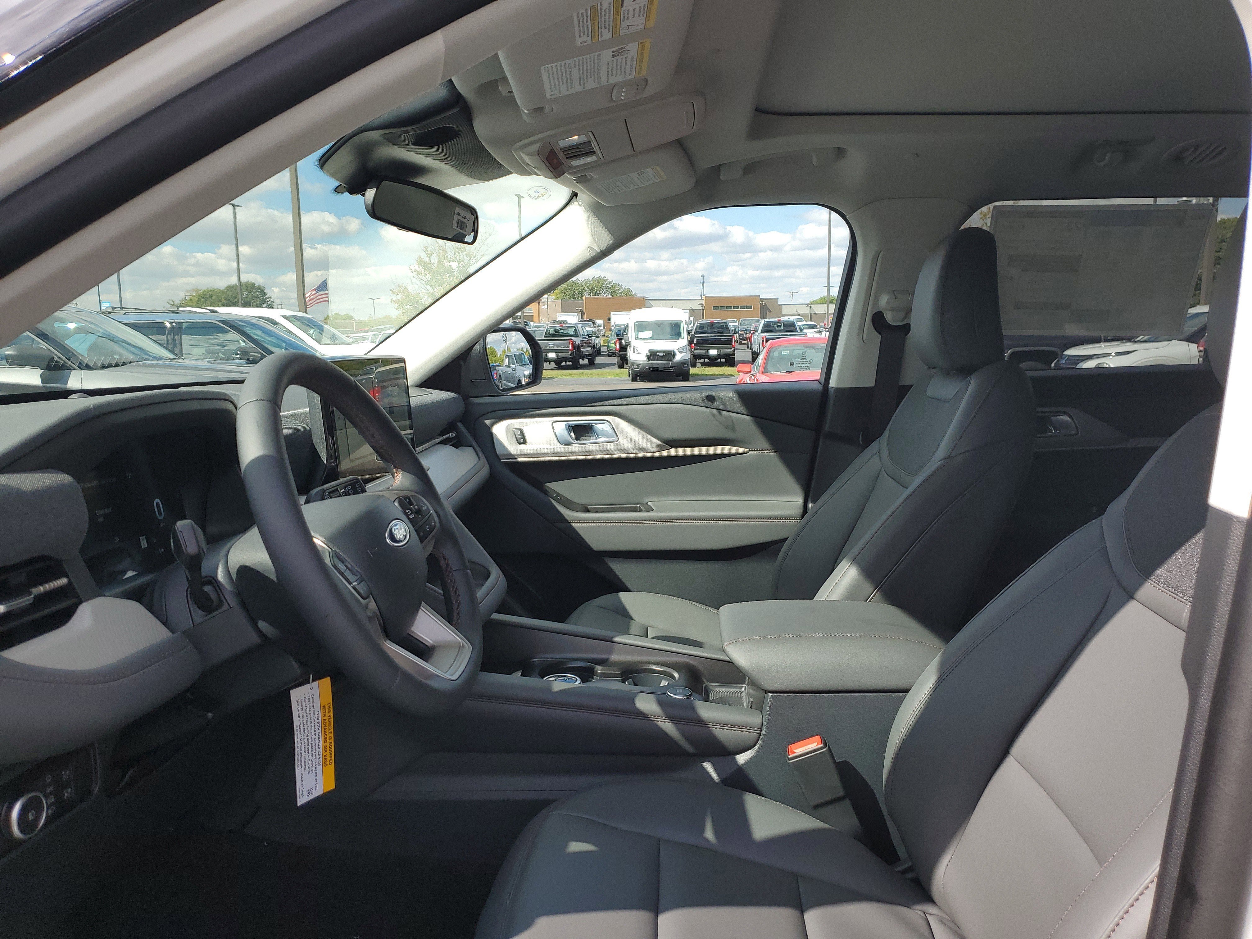 New 2025 Ford Explorer Active w/ Active Comfort Package image 19