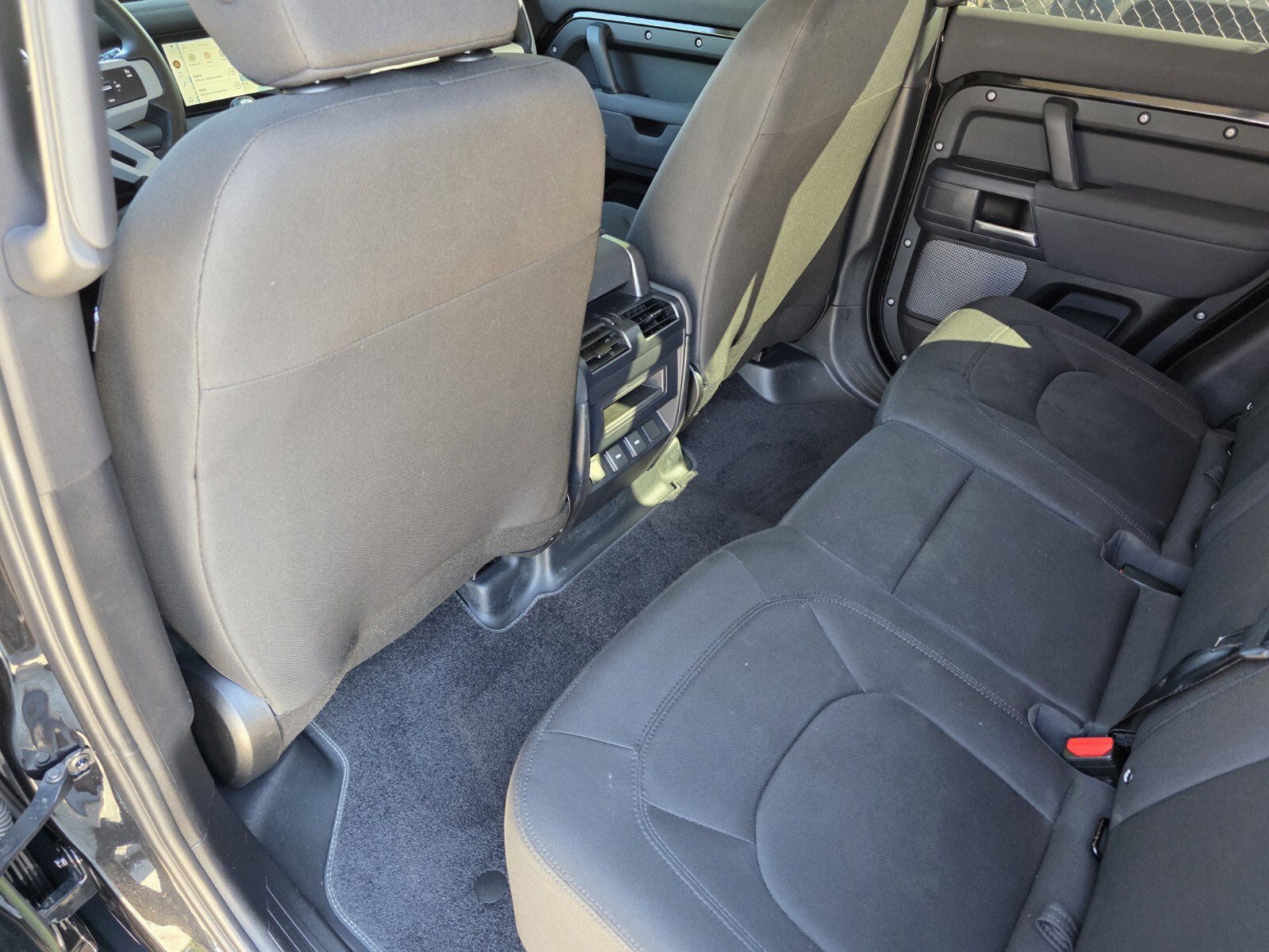 Used 2023 Land Rover Defender 110 image 15