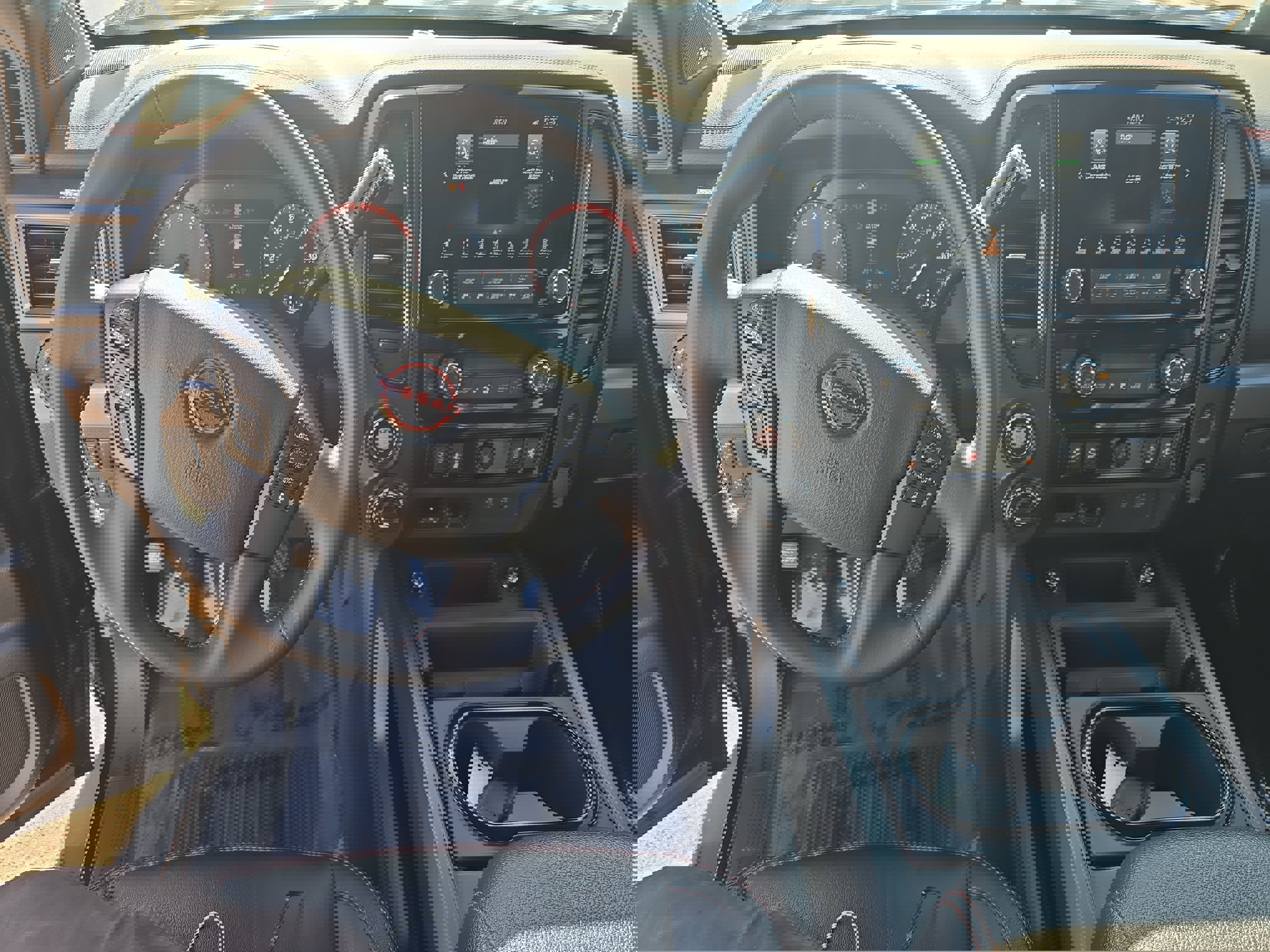 Used 2023 Nissan Titan PRO-4X w/ Pro-4x Convenience Package image 18