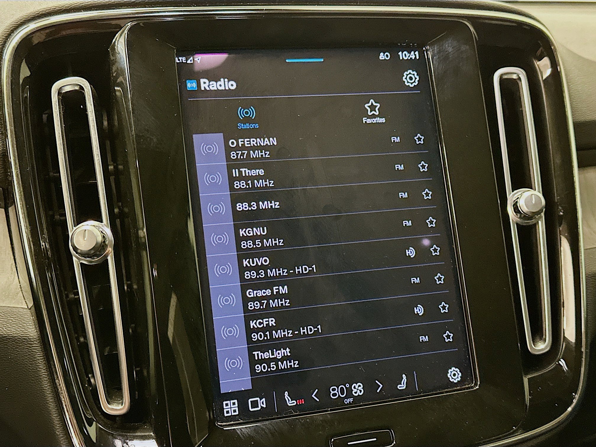 Used 2023 Volvo XC40 B5 Plus w/ Protection Package image 21