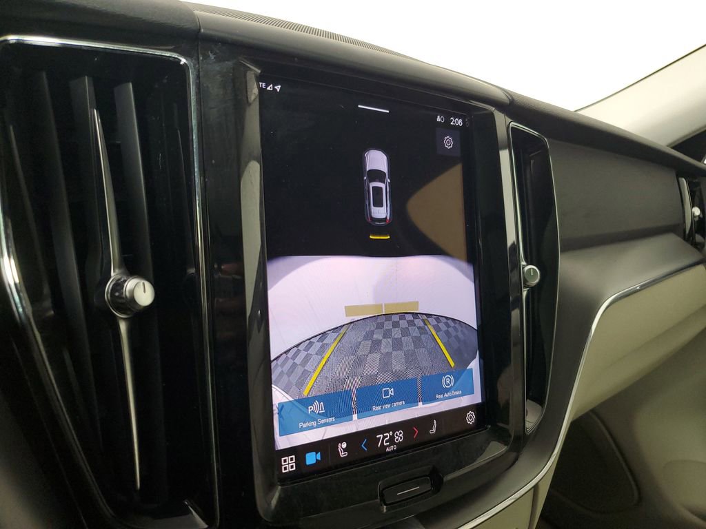 Certified 2024 Volvo XC60 B5 Core w/ Protection Package Premier image 31