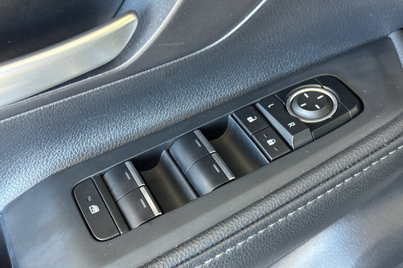 Used 2025 Toyota Grand Highlander FWD image 11