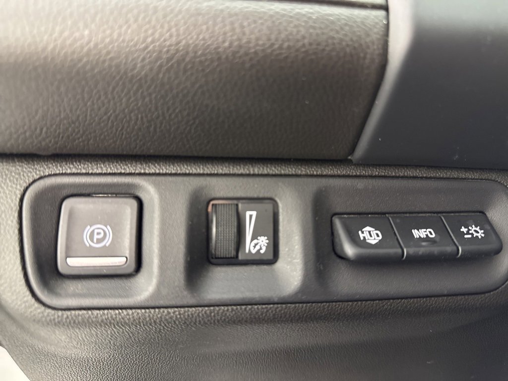 Used 2022 GMC Acadia AT4 w/ GMC Pro Grade Package image 18