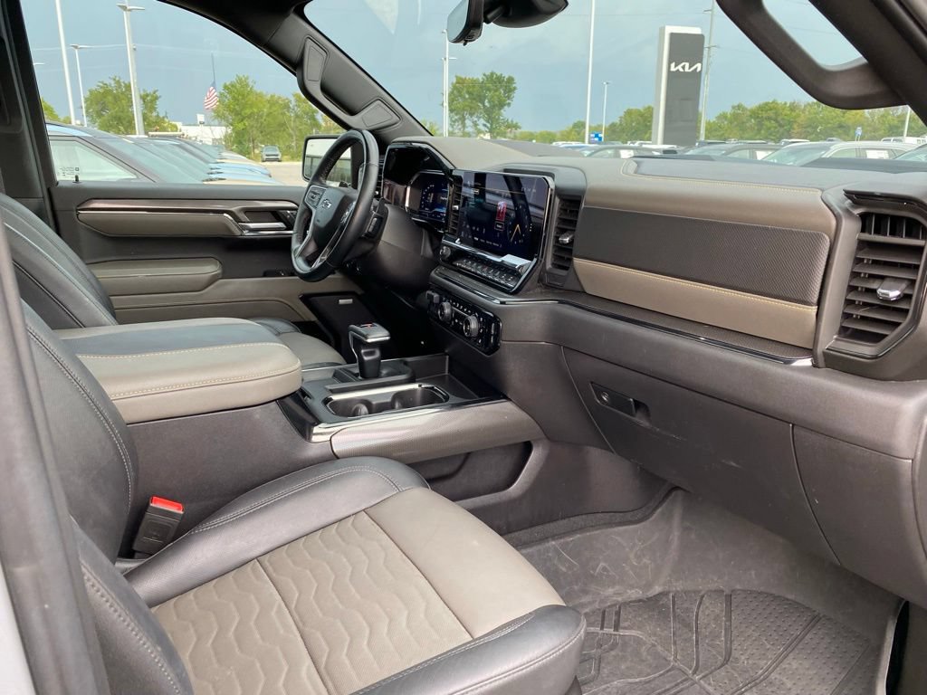 Used 2024 Chevrolet Silverado 1500 ZR2 w/ Technology Package AWD/4WD image 26