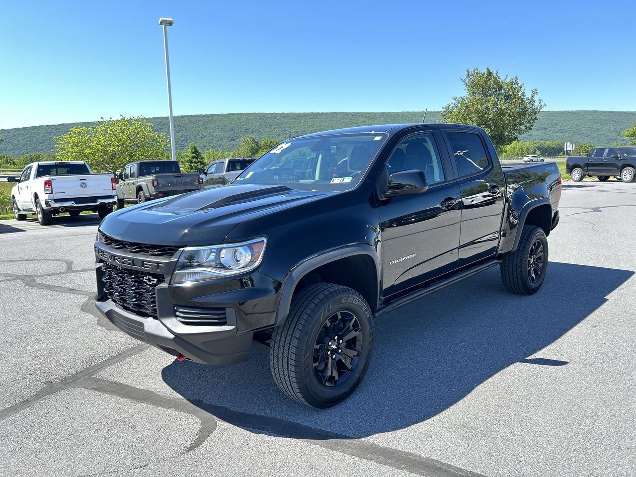 Used 2022 Chevrolet Colorado ZR2 w/ ZR2 Midnight Special Edition AWD/4WD image 3