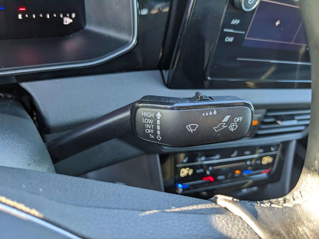 Certified 2025 Volkswagen Jetta Sport image 26