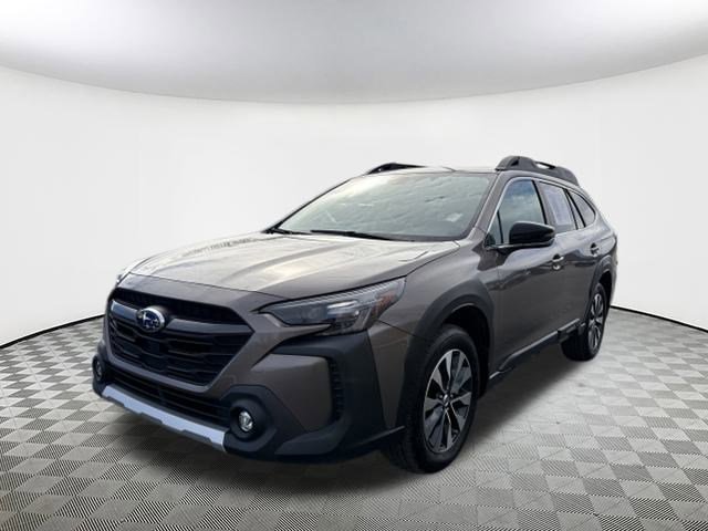 Used 2023 Subaru Outback Limited image 3