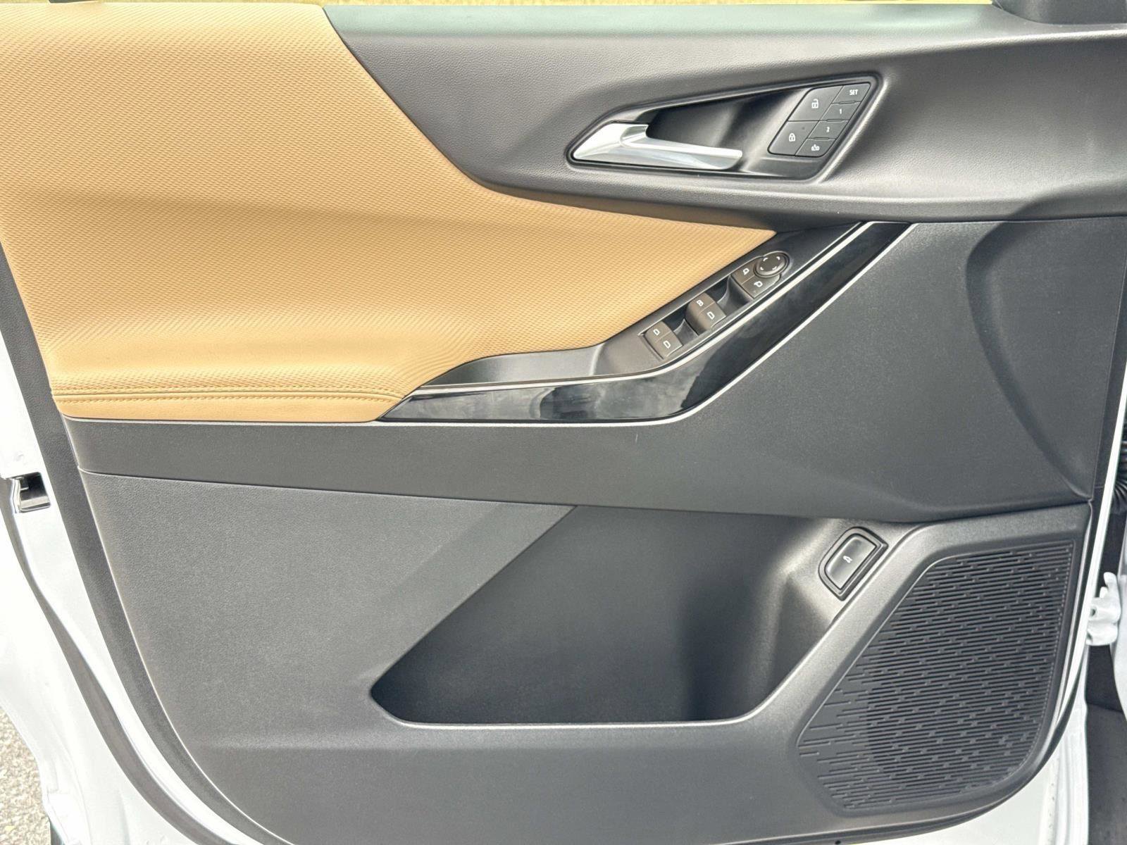 New 2026 Chevrolet Equinox ACTIV w/ Convenience Package III image 8