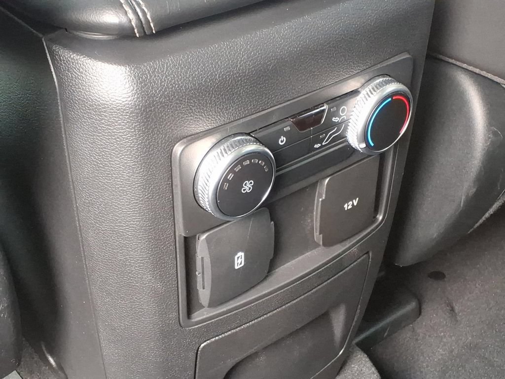 Used 2022 Ford Explorer XLT w/ Equipment Group 202A AWD/4WD image 23