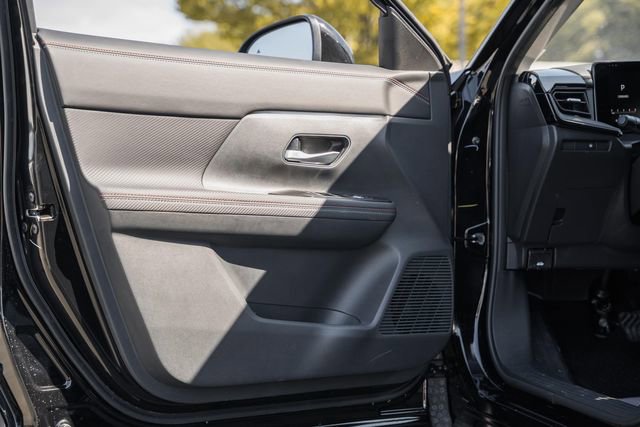 New 2026 Nissan Kicks SR w/ Cold Weather Package image 35