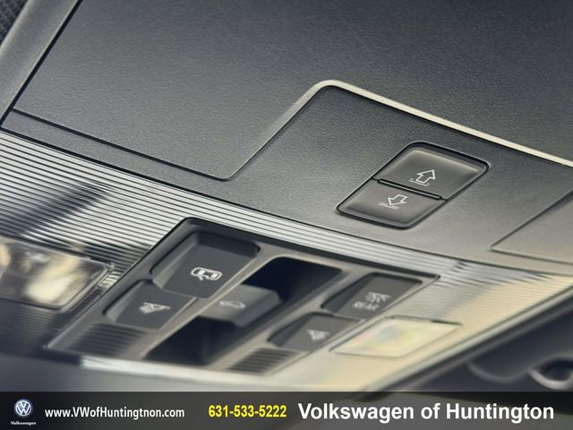 Certified 2023 Volkswagen Tiguan SE R-Line image 30