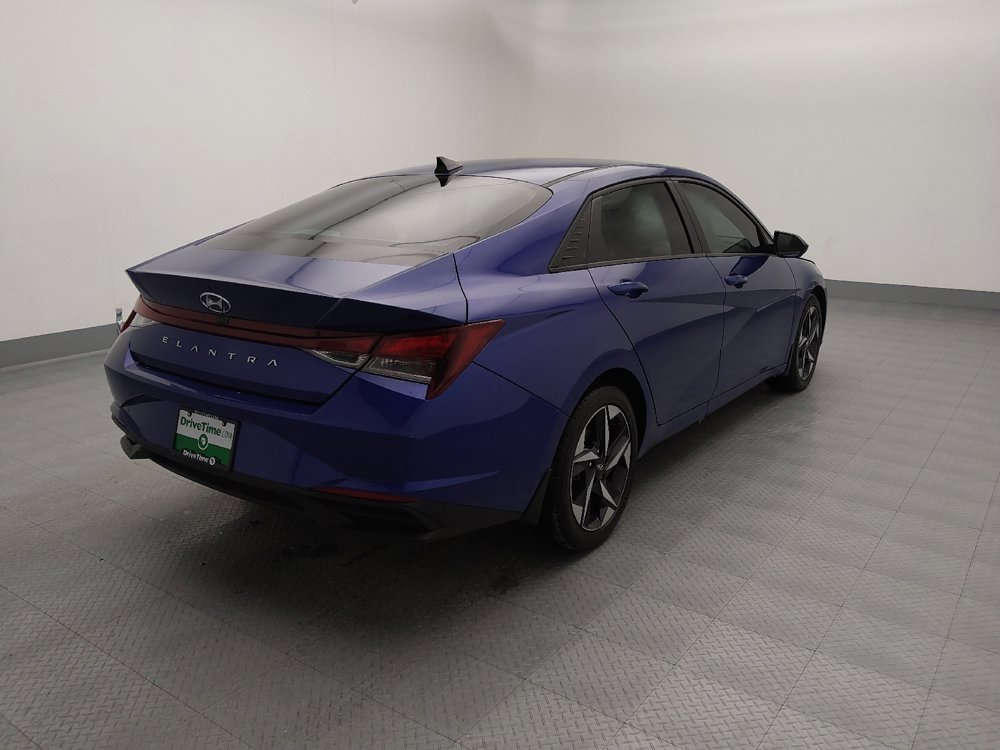 Used 2023 Hyundai Elantra SEL w/ Convenience Package image 9