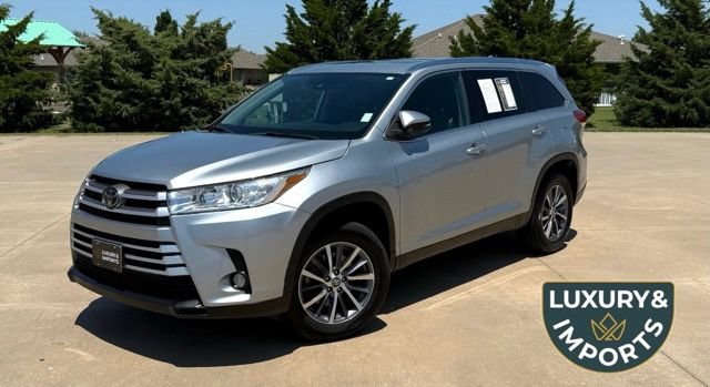 Used 2019 Toyota Highlander XLE FWD image 1
