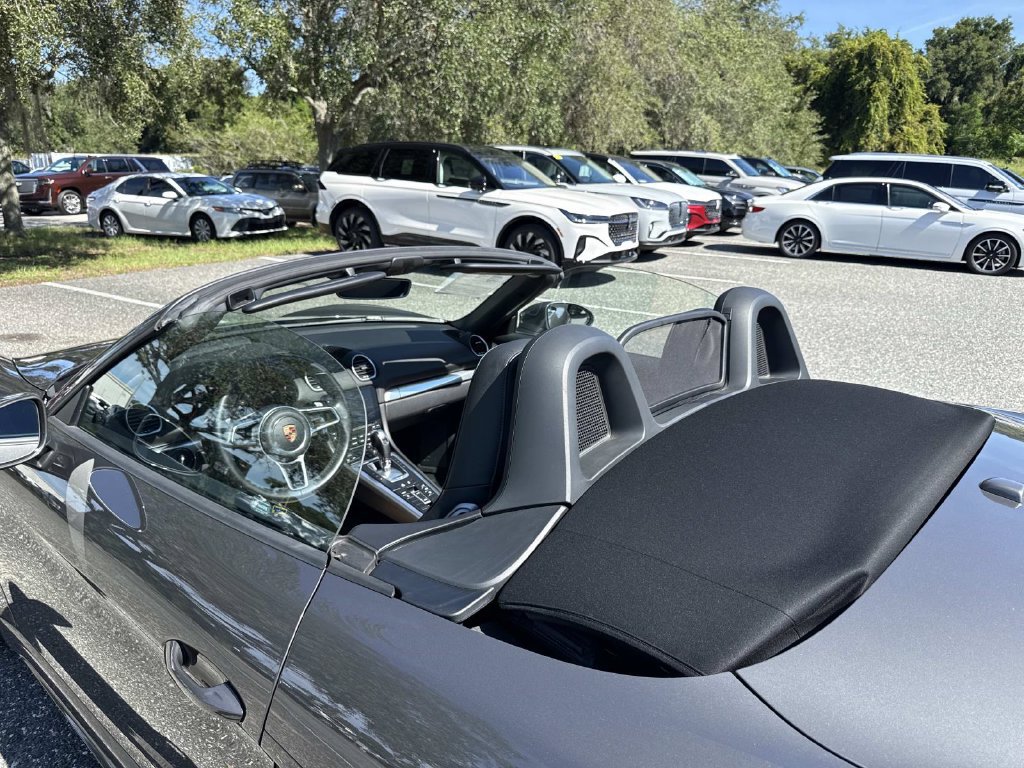 Used 2019 Porsche 718 Boxster RWD image 11