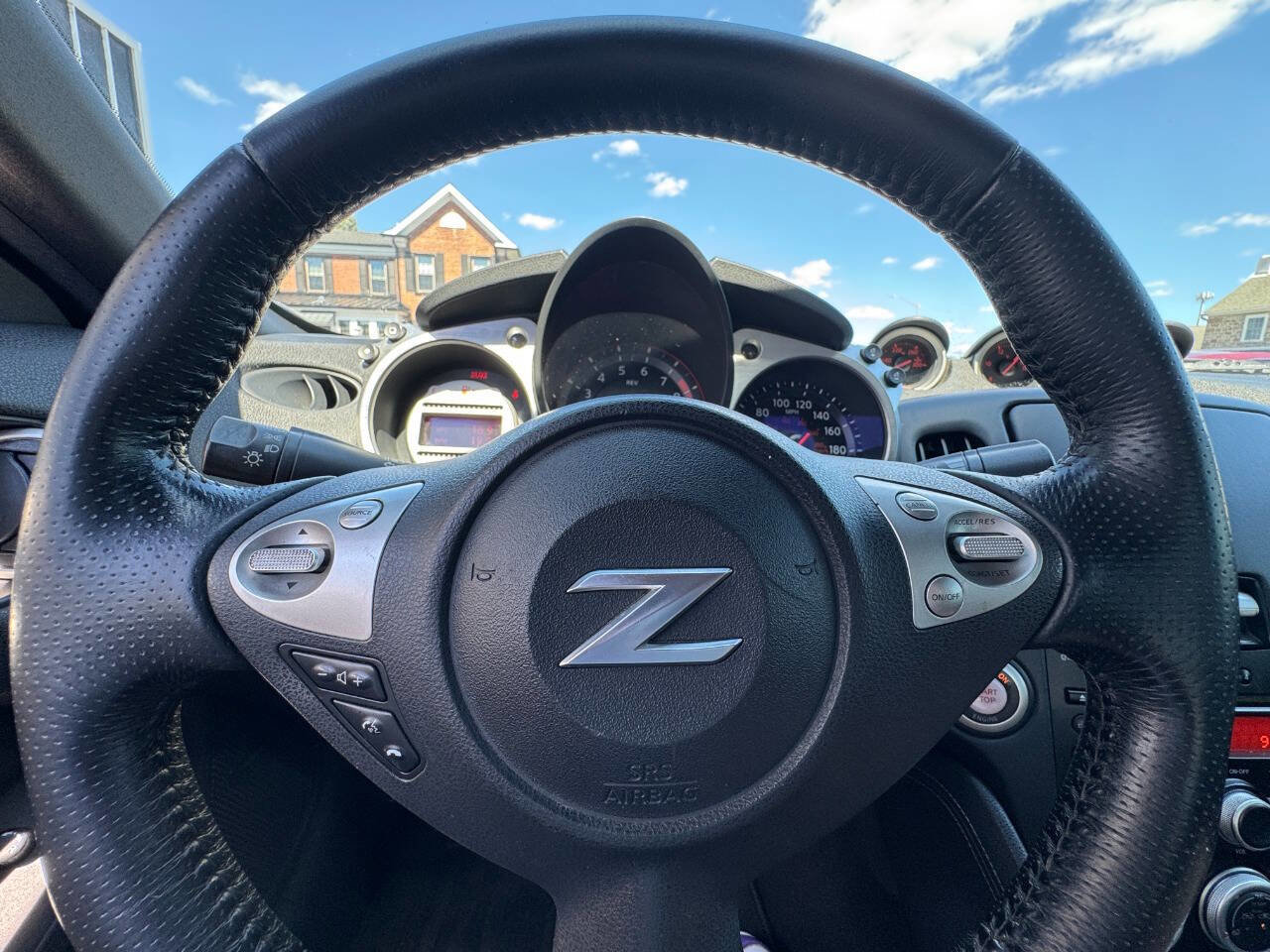 Used 2009 Nissan 370Z Touring image 16