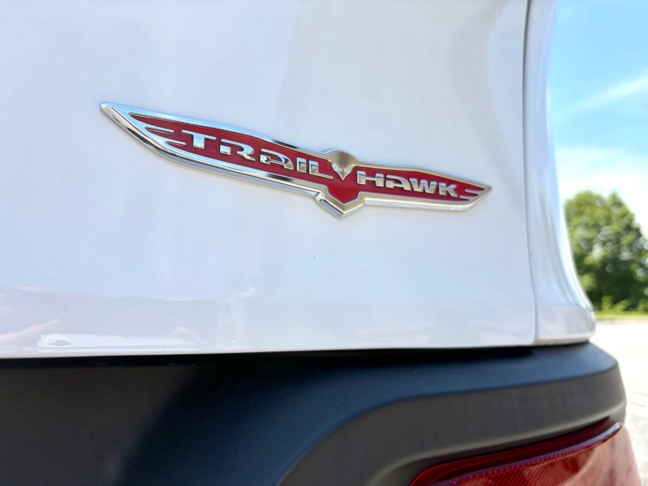 Used 2016 Jeep Cherokee Trailhawk w/ Comfort/Convenience Group AWD/4WD image 6