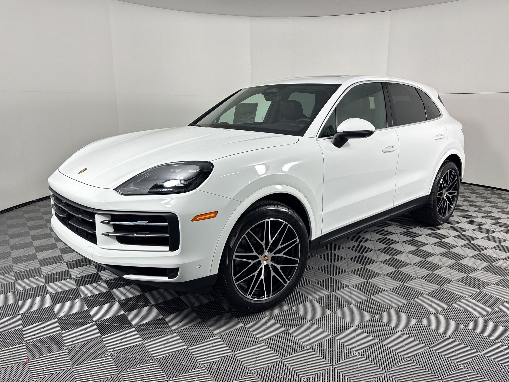 Certified 2026 Porsche Cayenne AWD/4WD image 1