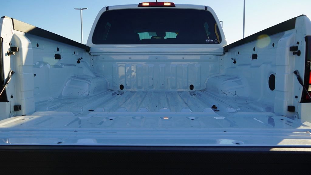 Used 2024 Nissan Frontier SV w/ Technology Package image 43