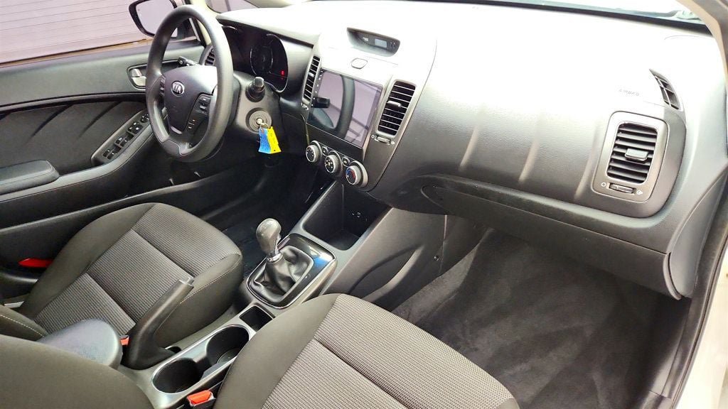 Used 2017 Kia Forte LX FWD image 22