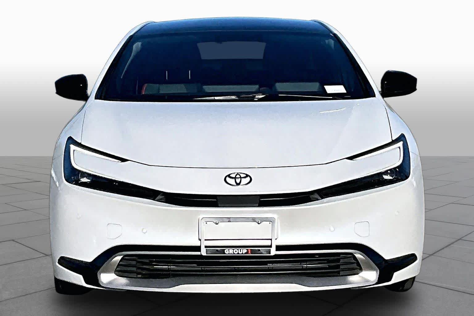 Used 2023 Toyota Prius Prime Premium FWD image 3