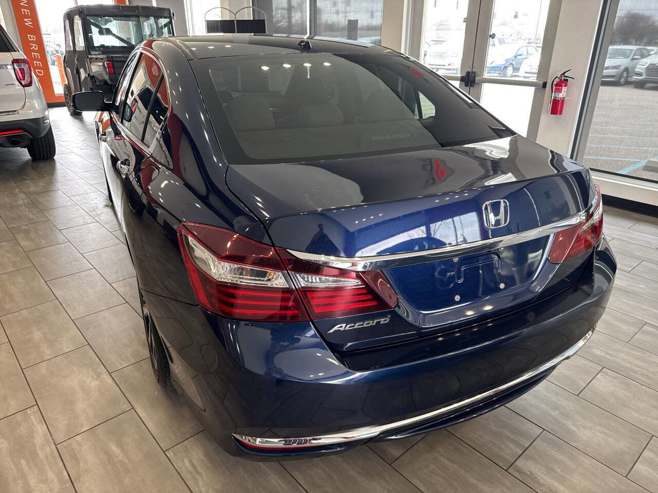 Used 2017 Honda Accord EX-L image 14